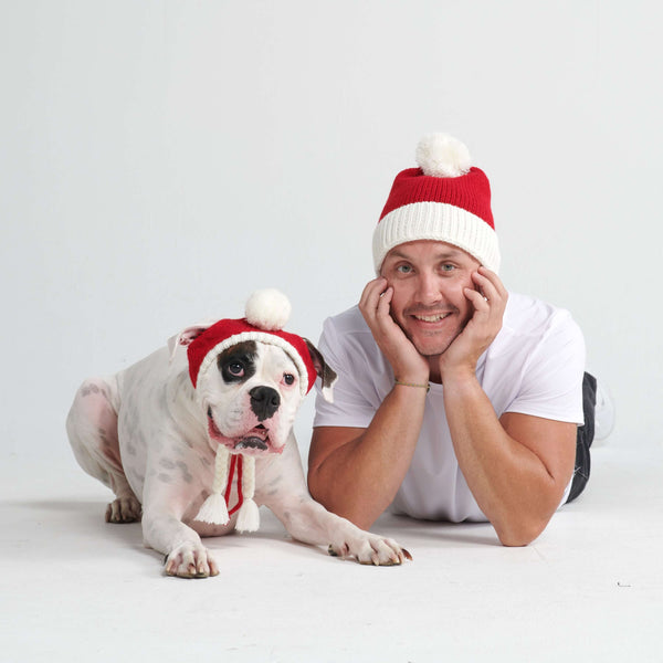 Strickmütze mit Bommel für Hunde – Weihnachtsmann